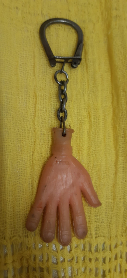 TAYLAN EL ŞEKLİNDE PLASTİK MASKOT BEŞ PARMAK ANAHTARLIK