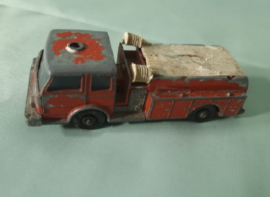  BY LESNEY MATCHBOX SERJES NO : 29 FİRE PUMPER TRUCK DENVER İTFAİYE  1960