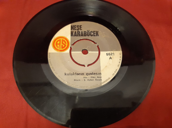 NEŞE KARA BÖCEK  A KULAKLARIN ÇINLASIN  B BEN GAMLI HAZAN 45 LİK YERLİ PLAK 