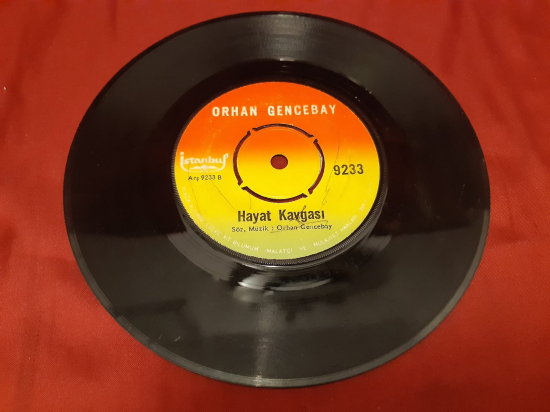 İSTANBUL PLAK  ORHAN GENCEBAY AŞK PINARI HAYAT KAVGASI 45 LİK YERLİ PLAK 