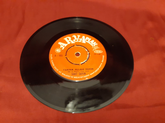 AYRA PLAK A - 103 YARINA ALLAH KERİM SUAT SAYIN DÜNYA GÜZELİ 45 LİK YERLİ PLAK 