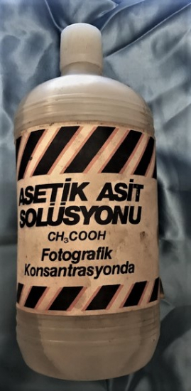 ASETİK ASİT  SOLÜSYONU CH 3 COOH  FOTOGRAFİK KONSANTRASYONDA