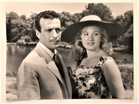 FİLM TANITIMI İÇİN LOBİ LERDE KULLANILAN  FOTOGRAF SİYAH BEYAZ 24 X 19 