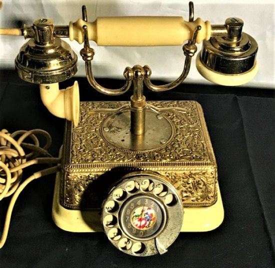 1970 Lİ YILLAR CEVİRMELİ MEKANİK  BAKALİT VE BRONZ KARIŞIMI CEVİRMELİ AHİZELİ TELEFON