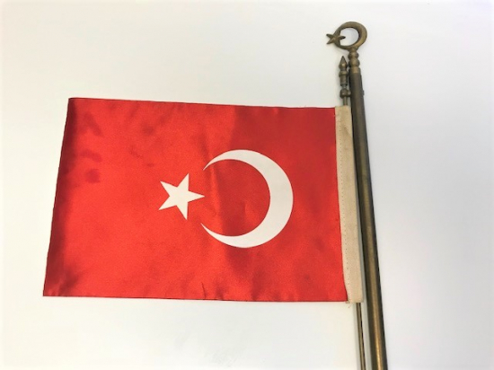 DEVLET MAKAM ARACLARINDA OTOMOBİL PİRİNC FLAMA BAYRAK DİREGİ AY YILDIZLI 