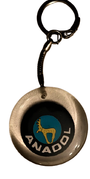 ANADOL ARABA OTO POLİ KARBON ŞEFFAF ANAHTARLIK ÖN TARAF ANADOL LEGOLU DİGER TARAF NAZARLIK 3.5 CM CAPINDA COK TEMİZ 70 Lİ YILLAR