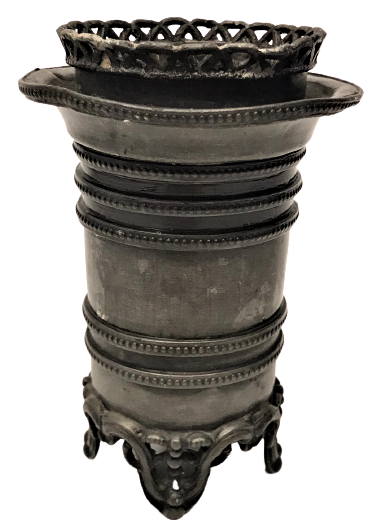 1940 LI YILLAR KURŞUN DÖKÜM DEKORATİF ÜZERİ İŞLEMELİ AYAKLI HAVYAR KAŞIKLIGI RUS YAPIMI 