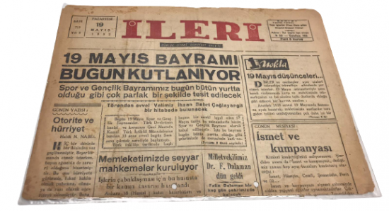 İLERİ GÜNLÜK SİYASİ DEMOKRAT GAZETE 19 MAYIS  PAZARTESİ 1952 ANTALYA İLERİ GAZETESİ SATIŞ FİYATI 5 KURUŞTUR