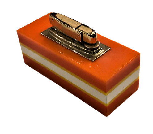 RETRO MASA ÜZERİ DIŞ KISIMLARI FARKLI RENKLERDE KATALİN İÇ METAL GAZLI CAKMAK 