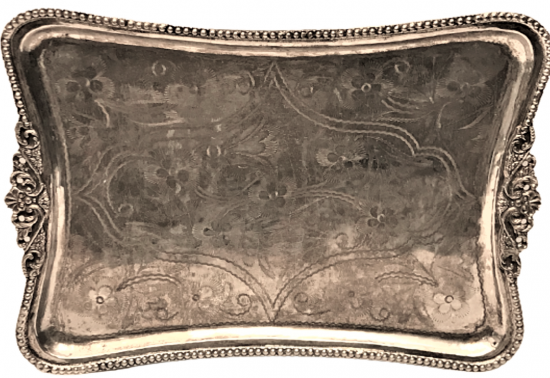 1950 GÜMÜŞ KAPLAMA ÜZERİ KALEM İŞ SÜSLEMELİ CİFT KULPLU  KAHVE SUNUM TEPSİSİ 