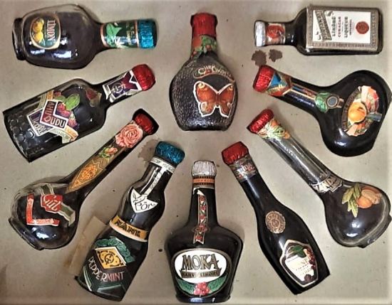 1948 İNHİSARLAR 10 CEŞİT MİNYATÜR  LİKÖRLER T.C TEKEL İDARESİ ORJİNAL KUTUSUNDA 