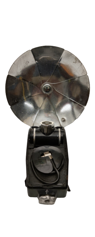 ALMAN ACILIP KAPANAN HAREKETLE FOTOGRAF MAKİNE KAMERA FOTOĞRAF FLAŞI 