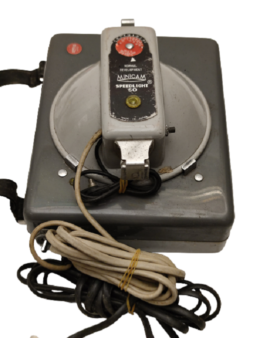 PROFESYONEL SEYYAR FOTOGRAF CEKİMİLERİNDE DIŞ MEKAN AKULÜ CAMERA FLAŞ MINICAM SPEEDLIGHT 50 