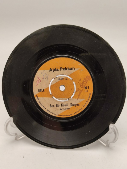 AJDA PEKKAN BEN BİR KÖYLÜ KIZIYIM-TATLI DÜNYA 45 LİK PLAK