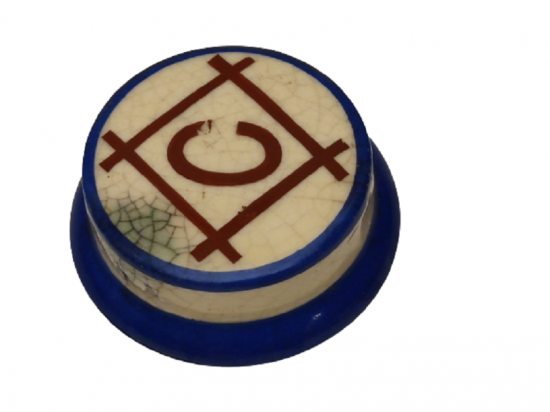 1920 AVRUPA  ÜZERİ  İNSİYALLİ MAVİ KREM KIRMIZI RENKLERDE SERAMİK MASA ÜZERİ KAĞIT AĞIRLIĞI