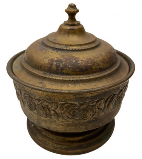 1920 OSMANLI BAKIR KAPAKLI DIŞI KABARTMA DESENLİ  İŞLEMELİ KAPAKLI PAMUK SAKLAMA  KUTUSU