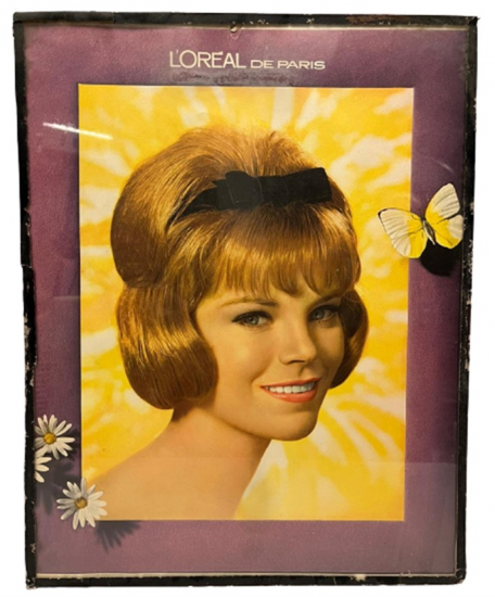 1940 L'OREAL PARİS PARFUM ARKASI RUSUM PULLU ÖN TARAFI CAM İCERSİ RENKLİ OFSET BASKI REKLAM TABELASI  