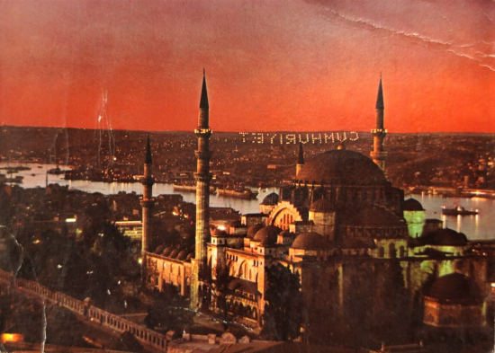 İSTANBUL BAYRAM GECESİ SÜLEYMANİYE CAMİİ POSTADAN GEÇMİŞ RENKLİ KARTPOSTAL 