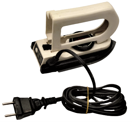 UTU TRAVEL MINI IRON 240 V 120 V OVERSEAS CLOTHES LAUNDRY TRAVELLER  EUROPE SEYEHAT UTUSU SÖKÜLÜP TAKILAN