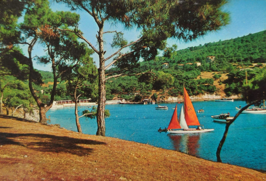 1970 BÜYÜKADA YÖRÜK ALİ PLAJI  KARTPOSTAL RENKLİ OFSET BASKI ARKASI YAZILI POSTADAN GECMİŞ  