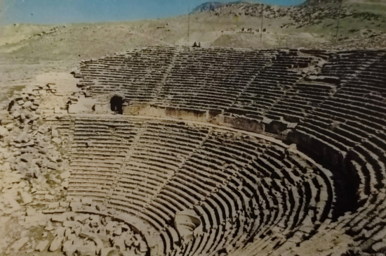 1970 DENİZLİ PAMUKKALE BUYUK TÜYATRO HİERAPOLİS GÖRÜNÜŞÜ KARTPOSTAL RENKLİ OFSET BASKI ARKASI YAZILI