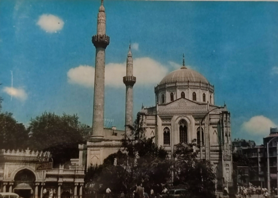 1970 İSTANBUL VALİDE CAMİİ KARTPOSTAL RENKLİ OFSET BASKI ARKASI YAZISIZ 