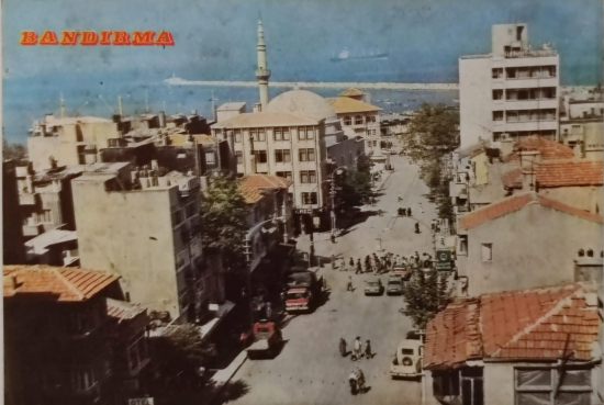 1970 BANDIRMA KARTPOSTAL RENKLİ OFSET BASKI ARKASI YAZILI 