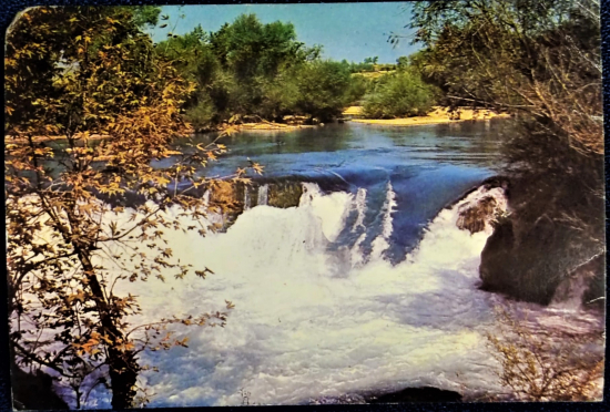 1970 MANAVGAT ŞELALESİ GÖRÜNÜŞ  KARTPOSTAL RENKLİ OFSET BASKI ARKASI YAZILI 