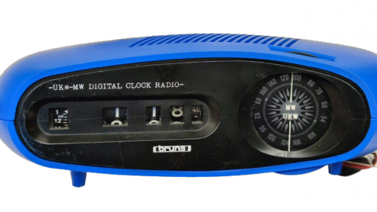 1970 BRUNS KOBALT MAVİSİ RENKDE 220 VOLT UKV MW DIGITAL CLOCK RADİO ALARM YAPRAK SAAT GERMNY