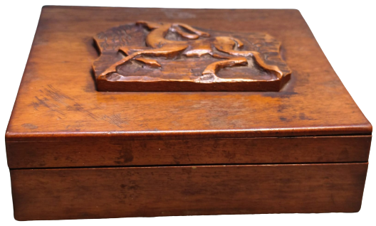 OSMANLI AHŞAP TESBİH KUTUSU KOMPLE MASİF MENTEŞELİ  KAPAKLI  ÜZERİNDE ORMANDA DALLAR ARASINDA KOŞAN EL OYMA İŞCİLİKLİ CEYLAN