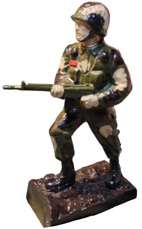 ALÜMİNYUM DÖKÜM TAM TEŞEKKÜLÜ TECHİZATLI KARA KOMANDO ASKER HEYKELİ BİR KAYA ÜZERİNDE  EL BOYAMA BUYUK BOYDA 