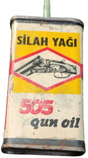 1950 SİLAH YAGI 505 GUN OİL TENEKE KUTUSUNDAÜZERİNDE TÜM KULLANIM  BİLGİLERİ VE ACIKLAMALARI YAZMAKTADIR