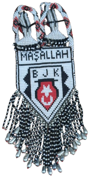 1960 HAPİSHANE BONCUK İŞİ MAŞALLAH  BJK VE TURK BAYRAKLI  CİFT SALLANAN KUŞ EL YAPIMI BONCUK CİFT TARAFLIDIR SİYAH BEYAZ BONCUKDAN BEŞİKTAŞ ARMALI