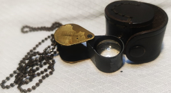 1960 USA  DERİ KILIFINDA PİRINC CİFT CAM MERCEKLİ HASSAS MERCEK BUYUTEC ELMAS YEŞİM PIRLANTA  PARA KONTROLU İÇİN ÜRETİLMİŞTİR BONCUK ZİNCİRLİ LOUP