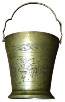 1950 BUZ KOVASI KOMPLE PİRİNC ÜZERİ KALEM İŞLEMELİ FARKLI DESENLER İŞLENMİŞ KIVRIMLI  KULPLU KONİK KOVA 