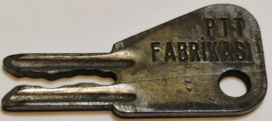 PTT FABRİKASI ESKİ PİRİNÇ PTT  ÜMÜMİ TELEFON ANAHTARI ANKESÖRLU TELEFONLARIN İÇİNİ ACIP JETONLARIN ALINMASI TOPLANMASI 851 D 