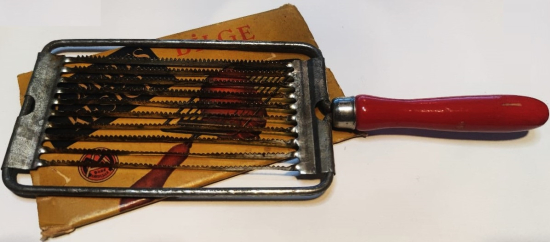 1960 BİLGE DOMATES KESİCİ AHŞAP SAPLI METAL ORJİNAL AMBALAJINDA YERLİ MALI MUTFAK ALETİ