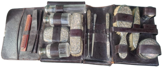 1920 LAVANTEN SEYAHAT BAKIM VE TEMİZLİK  SETİ DERİ CANTASINDA CAM KABLAR KAPAKLAR İŞLEMELİ 16 PARCADAN OLUŞAN SET