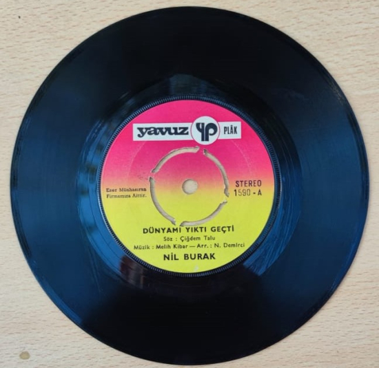 NİL BURAK KIRK YILDA BİR  DUNYAMI YIKDI GECDİ 45 LİK PLAK YAVUZ PLAK ORJINAL