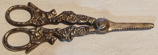 FRANSIZ GÜMÜŞ  ÜZERİ FUL ASMA UZUM SALKIM İŞLEMELİ ÜZÜM KESME MAKASI