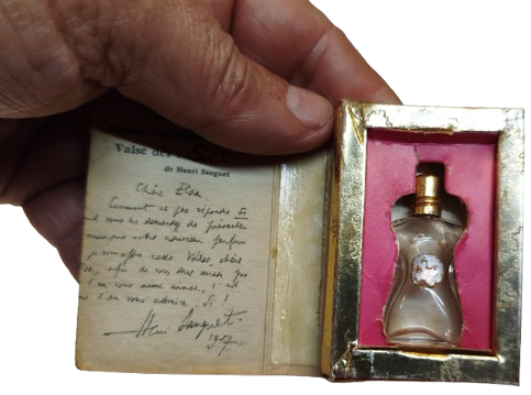1950 PARFUM VALSE DES  Sİ MADAME ELSA SCHİAPARELLİ KUTUSUNDA MİNYATUR KAPAKLI SİSE