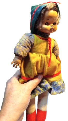 1970 FATOS BEBEK EL YAPIM SAPKALI ETEK ELBİSELİ  PAMUK DOLGULU OYUNCAK 