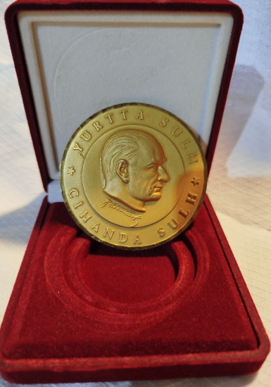 YURTTA SULH CİHANDA SULH MUSTAFA KEMAL ATATURK ALTIN KAPLAMA MADALYON