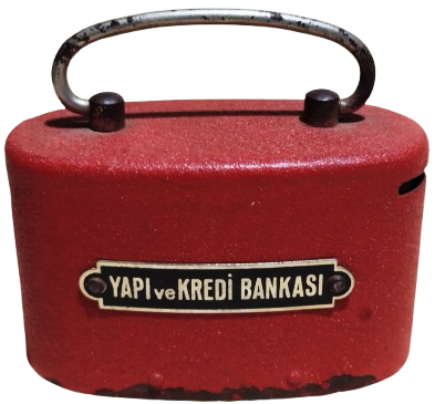 YAPI VE KREDI BANKASI KUMBARA METAL BORDO RENK UZERİ PERCİNLİ BİR METAL PLAKET VARDIR