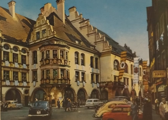 1970 KARTPOSTAL TEBRİK KARTI ALMANYA’NIN MÜNİH (MÜNCHEN) ŞEHRİNDEKİ HOFBRÄUHAUS BİNASINI TANITAN BİR TEBRİK KARTIDIR