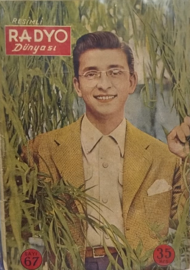 RESİMLİ RADYO DÜNYASI ZEKİ MUREN KAPAK RESİMLİ  1950 -1953 YILLARI ARASINDA YAYIMLANMIŞ BİR MAGAZİN DERGİSİDİR