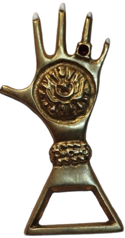 PİRİNC DOKUM SİSE KAPAK GOZOZ ACACAK EL SEKLİNDE OJELİ TIRNAKLAR VE PARMAGINDA TEK TAS YUZUK