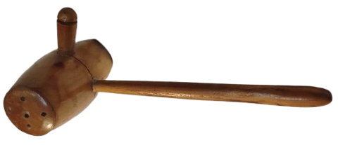 AHSAP SAPLI CEKİC FORMUNDA TASARLANMIS MASA UZERİ TUZLUK VEYA KARABİBERLİK