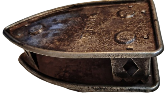 1950 THERMA UTU ALTI SICAK ÜTÜYÜ ÜZERİNE KOYMAYA YARAYAN CİFT KALTI METAL UTU ALTLIGI ÜTÜ NİHALESİ