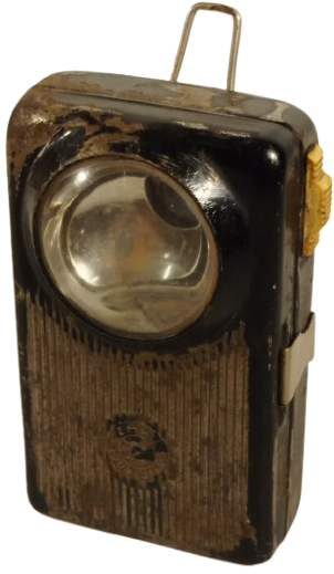 METAL YASSI PİL İLE CALISAN MERCEK CAMLI EL FENERİ